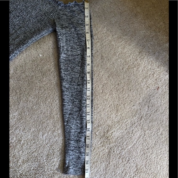 NWOT Hollister Grayscale Frill Shirred Long Sleeve Cropped Top - Picture 7 of 9